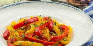 Peperoni a listarelle: spolverali con il pangrattato e butta in forno, pazzesco cosa ti mangi!