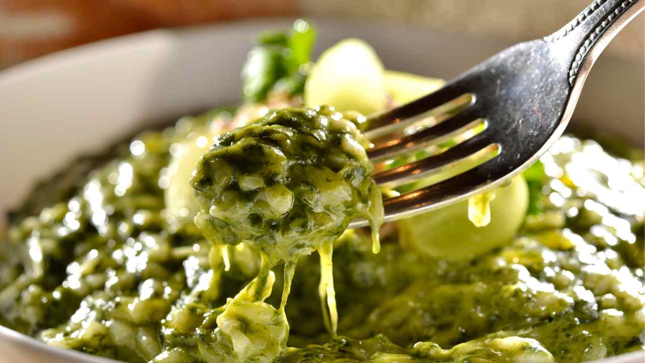 Risotto agli spinaci un classico piatto che riscuote sempre un gran successo