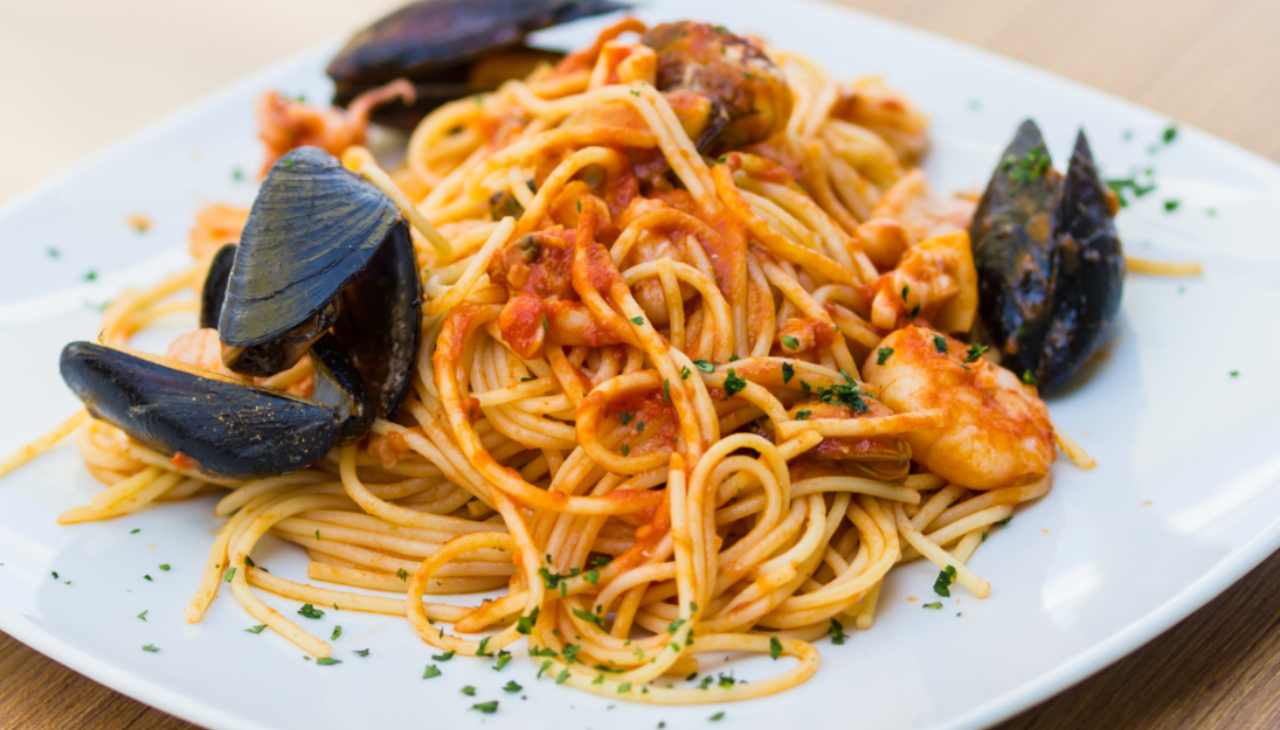 Spaghetti alla pescatora in 20 minuti: ecco la super ricetta da fare subito!