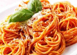 Spaghetti all'assassina: la ricetta riciclo che non ti deluderà mai