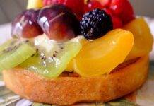 Tartellette morbide con crema e frutta
