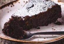 Torta della suocera, il dolce per tutti piace anche ai più piccini. Che aspetti a prepararla?