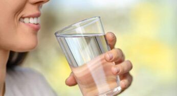 Bere acqua ogni mattina, quali effetti pazzeschi ci sono sul fisico