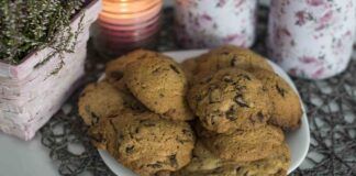 Biscotti di farro con gocce di cioccolato