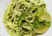 Carbonara vegana di zucchine e lime, la ricetta light e cremosissima che ti lascia senza parole Carbonara vegana di zucchine e lime