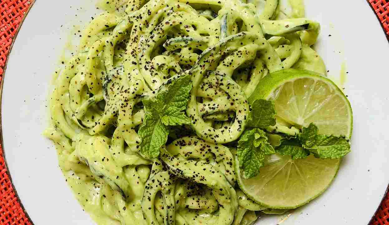 Carbonara vegana di zucchine e lime