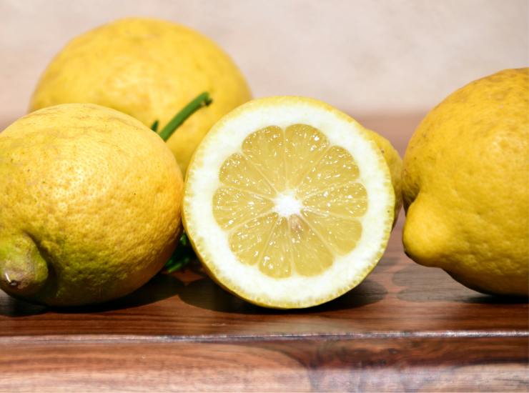 Ciambella al limone ti serve solo il cucchiaio e non la bilancia, una rivoluzione in cucina