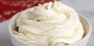 Crema chantilly come quella delle pasticcerie, provala al cucchiaio: pazzesca!