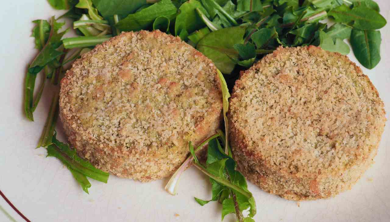 Tonno e patate: fai un hamburger leggero, con meno di 150 kcal a porzione!
