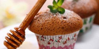 Muffin miele e noci soddisferà la voglia di dolce in ogni momento della giornata