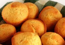 Muffins all’acqua: non vedrai l’ora di fare colazione, non avrai nessun senso di colpa Muffins all'acqua non vedrai l'ora di fare colazione, non avrai nessun senso di colpa