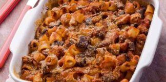 Pasta con le melanzane al forno, un piatto unico che piace a tutti: la cena stasera è servita!