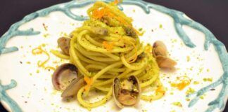 Vongole e pistacchi: uniscili tra loro, butta la pasta e condisci il tutto, spacca!