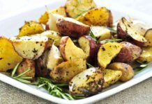 Patate al forno con la buccia Patate al forno come non le avete mai mangiate, le preparo con tutta la buccia: favolose!