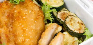 Pollo e zucchine croccanti in friggitrice ad aria: non sporchi nulla, e sono subito pronti!