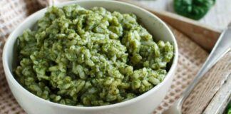 Risotto al pesto e formaggio un piatto paradisiaco, provalo a pranzo!