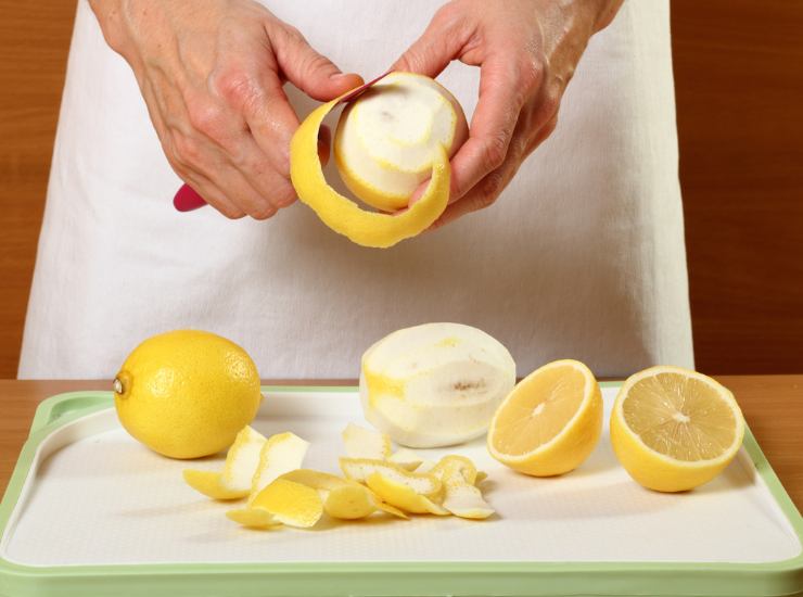 Scorza del limone sempre pronta all'uso: un dolce all'improvviso non si rifiuta mai! Foto di Ricetta Sprint