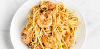 Aglio olio e gamberetti: ma che bontà puo essere? Provala subito per pranzo
