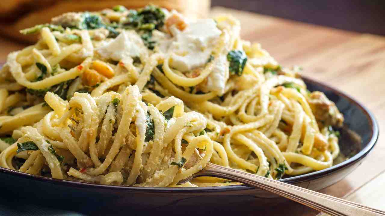 Spaghetti ricotta e spinaci come puoi dire di no, anche la suocera farà il bis!