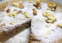 Torta caprese di noccioline e caffè