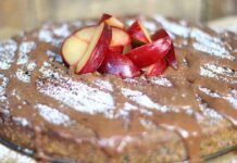 Torta di frolla montata con mele e cioccolato