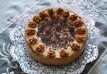 Torta di vaniglia e crema di noci
