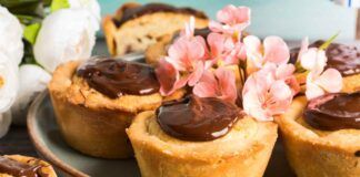 Tortini frangipane con Nutella questi dolcetti saranno un gran successo dopo cena!