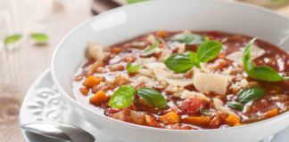 Zuppa di verdure con scaglie di parmigiano altro che minestrone, questa ricetta è una bomba