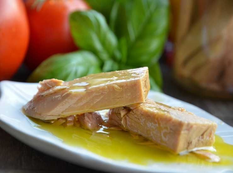 Tonno e carciofi, un connubio che spacca: prepara il condimento per gli spaghetti di oggi, farai un figurone! Foto di Ricetta Sprint