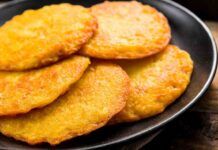 Chips di patate condite: provale subito, non smetterai più di farle!
