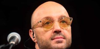 Joe Bastianich nudo alla finestra - RicettaSprint