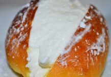 Maritozzo con la panna: proprio come lo fanno a Roma, nelle migliori pasticcerie!