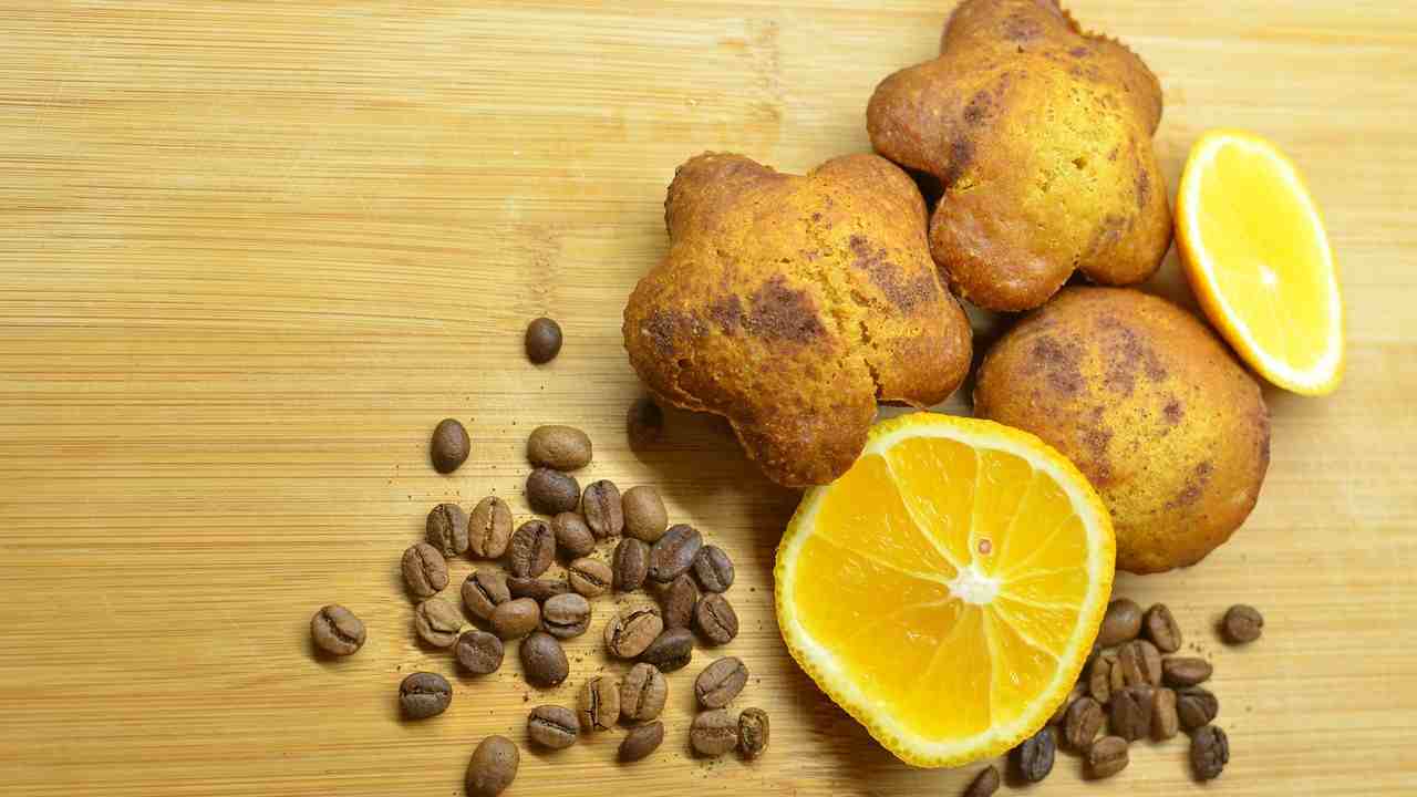 Muffin light all'arancia e caffè