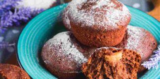 Muffins al cioccolato e pere soffici e profumati non possono assolutamente mancare a colazione