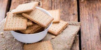 Petit beurre i classici biscotti francesi perfetti da inzuppare nel latte