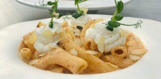 Rigatoni con pesto di ricotta e mandorle