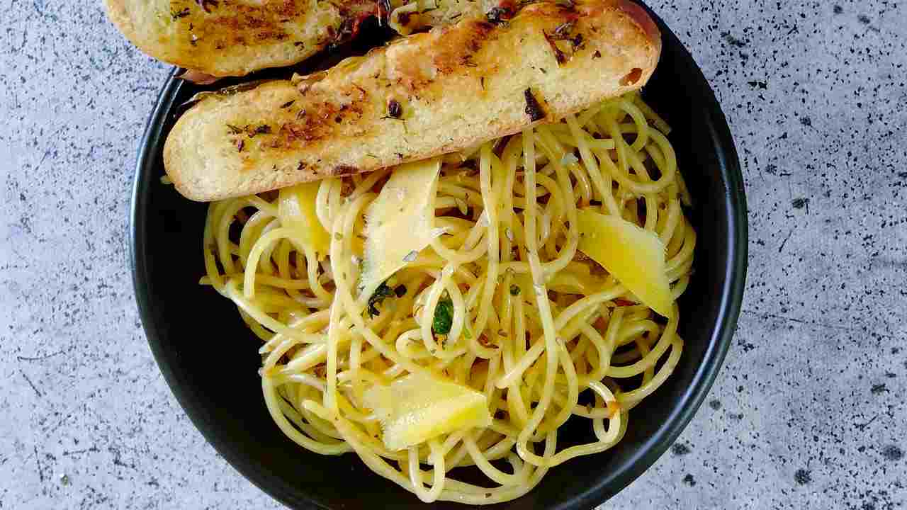Spaghetti speziati alle scaglie di parmigiano Ricettasprint 20230215
