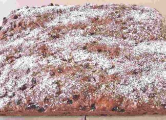 Torta di datteri cocco e cannella