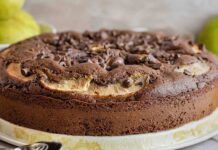 Torta pere e cioccolato, la merenda genuina delle nonne