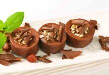 Tortine al cacao con un ripieno super il dessert di fine pasto che allieterà i palati di tutti