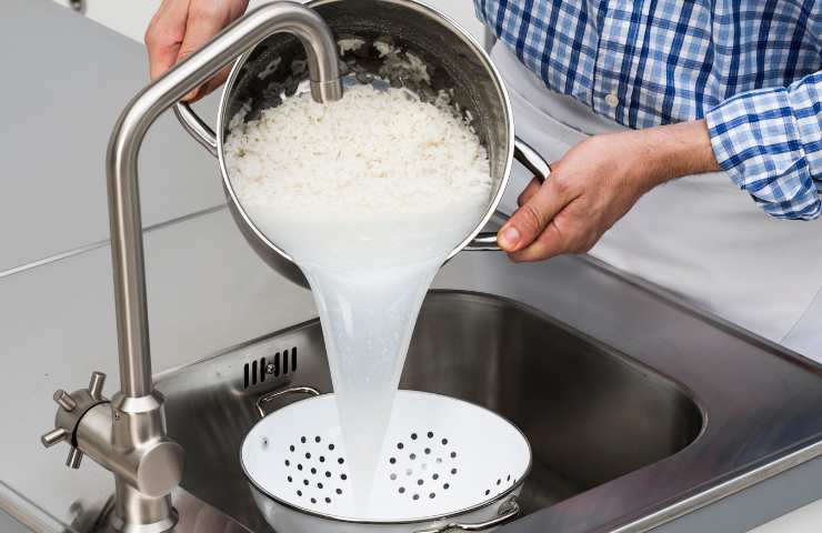 Acqua del riso, gettarla via è un peccato