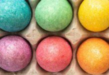 Uova sode colorate: la ricetta naturale e facilissima che sta spopolando sul web Uova sode colorate: la ricetta naturale e facilissima che sta spopolando sul web