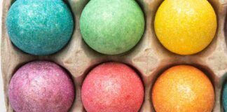 Uova sode colorate: la ricetta naturale e facilissima che sta spopolando sul web