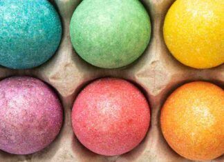 Uova sode colorate: la ricetta naturale e facilissima che sta spopolando sul web