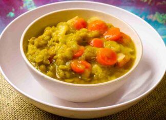 Zuppa di piselli e carote perfetta per un pranzo sano e veloce!