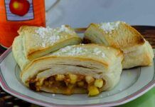 fagottini di strudel sfogliati alle mele caramellate