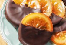Arance candite al cioccolato: per una pausa golosa rigenerante semplicemente impedibile! Arance candite al cioccolato: per una pausa golosa rigenerante semplicemente impedibile!