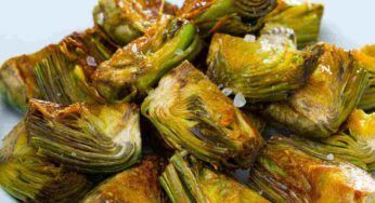 Carciofi dorati al forno, un piatto semplice e gustoso: servilo a Pasqua e sarà un successo