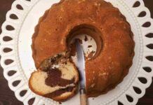 Ciambellone bicolore allo yogurt irresistibile già al primo morso