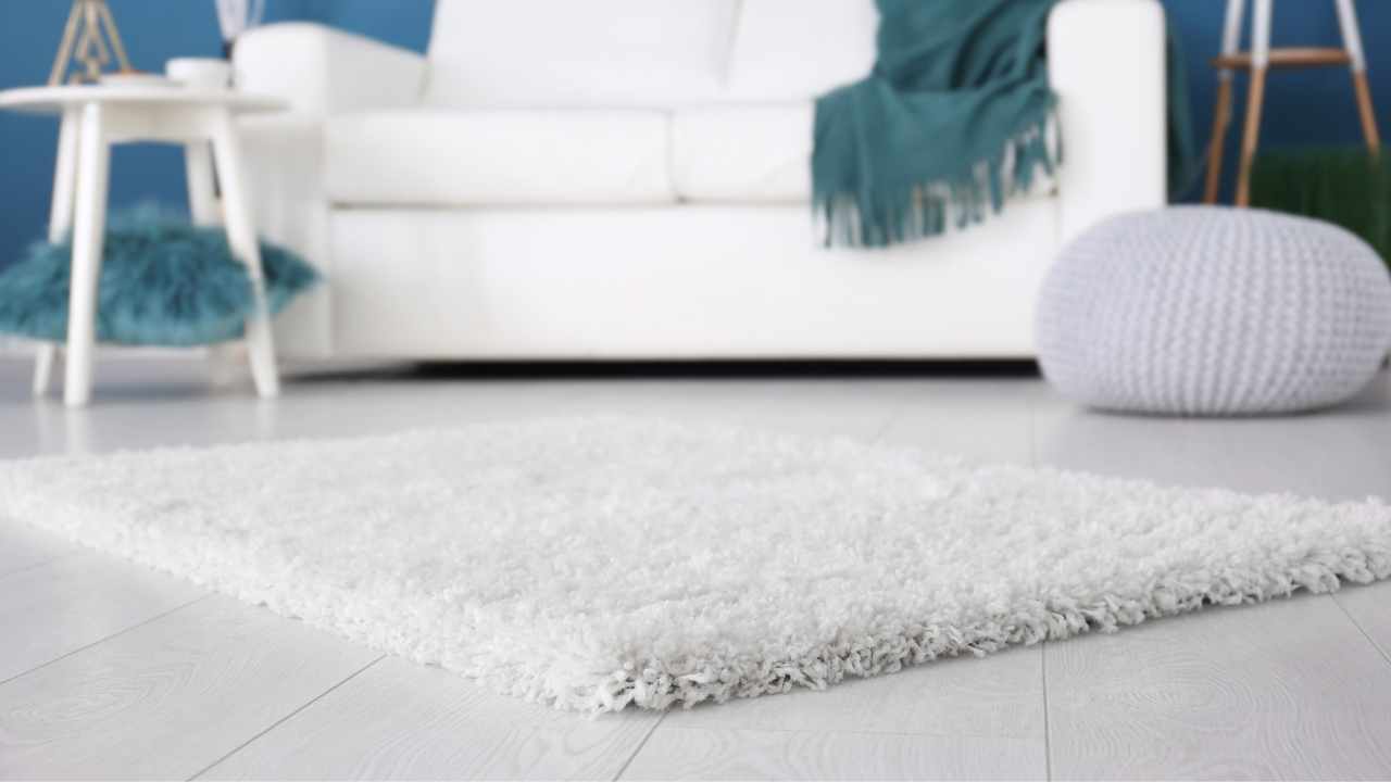 Come pulire i tappeti di casa senza spendere un euro